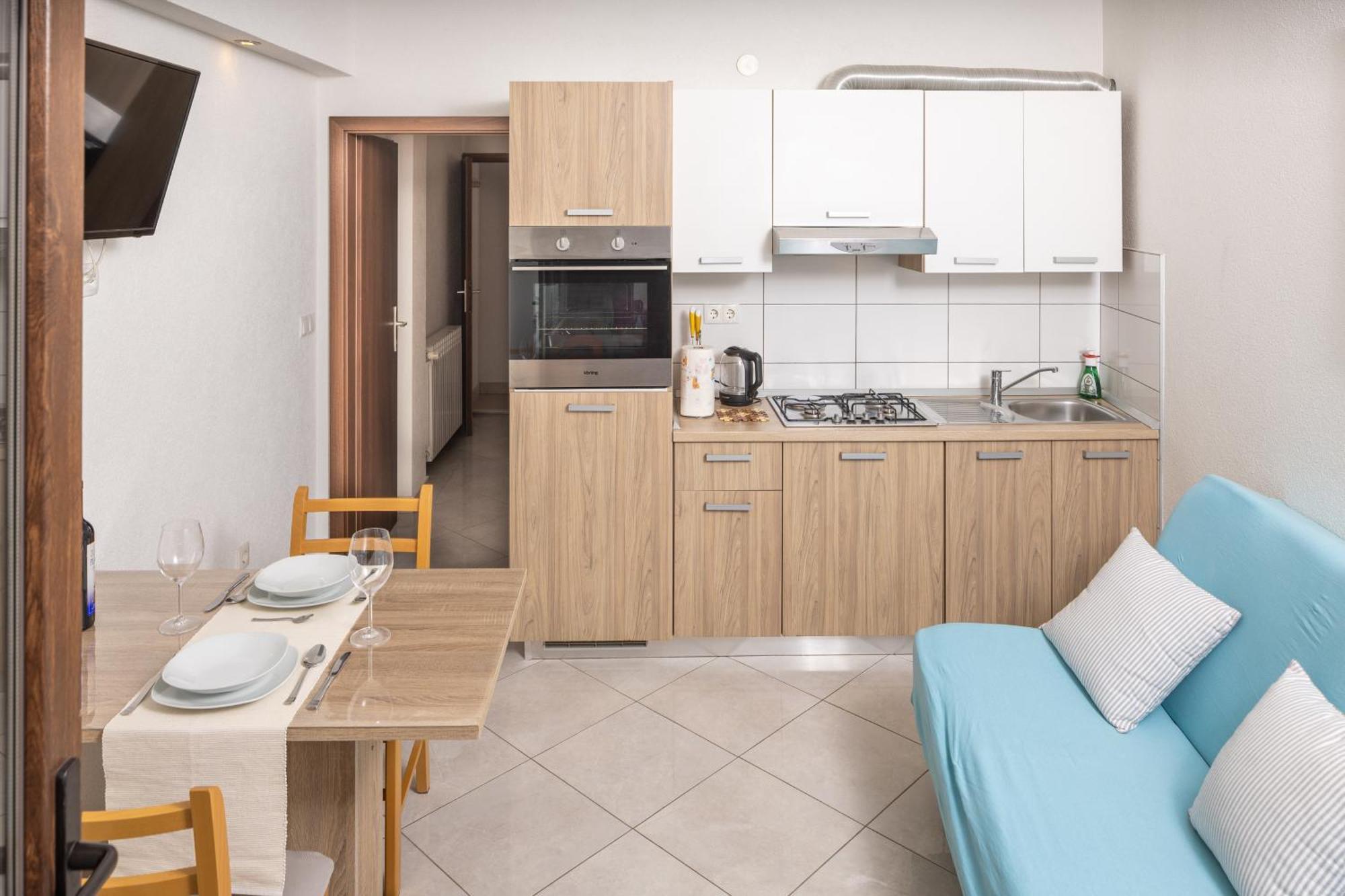 Apartments Damjanic Jerko Vrboska Exterior photo